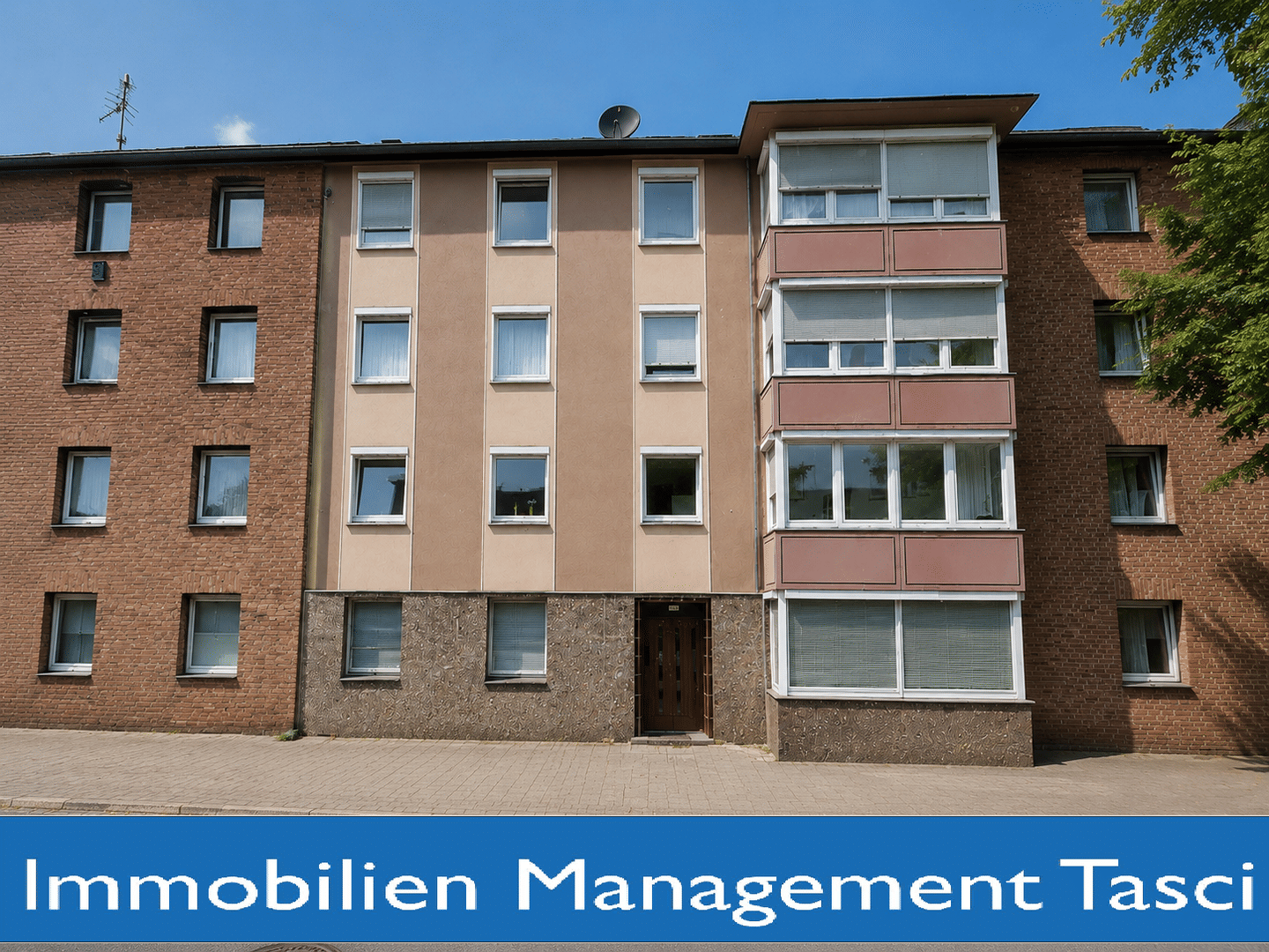 Frisch renovierte 2-Zimmer-Wohnung mit neuem Laminat & Tageslichtbad, 45881 Gelsenkirchen (Schalke Schalke-Nord)