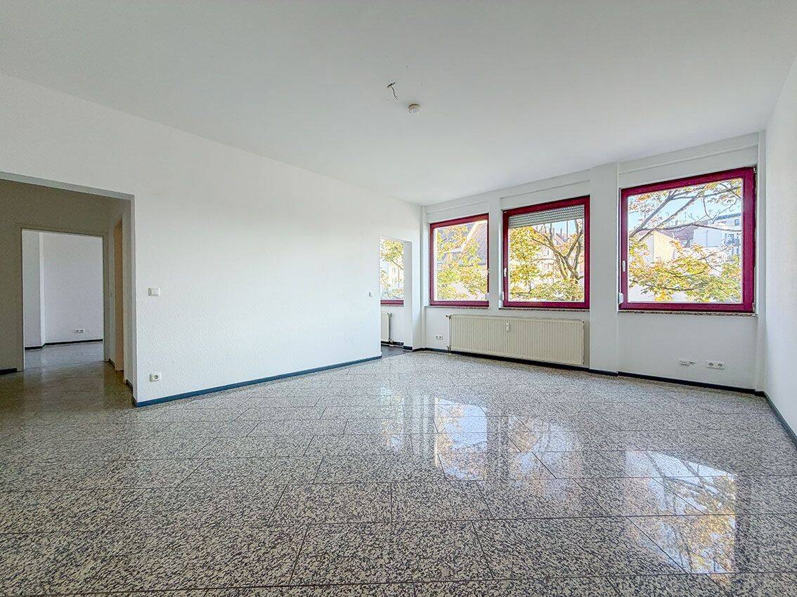 Freistehend! Renovierte Wohnung mit bester Anbindung!, 90491 Nürnberg