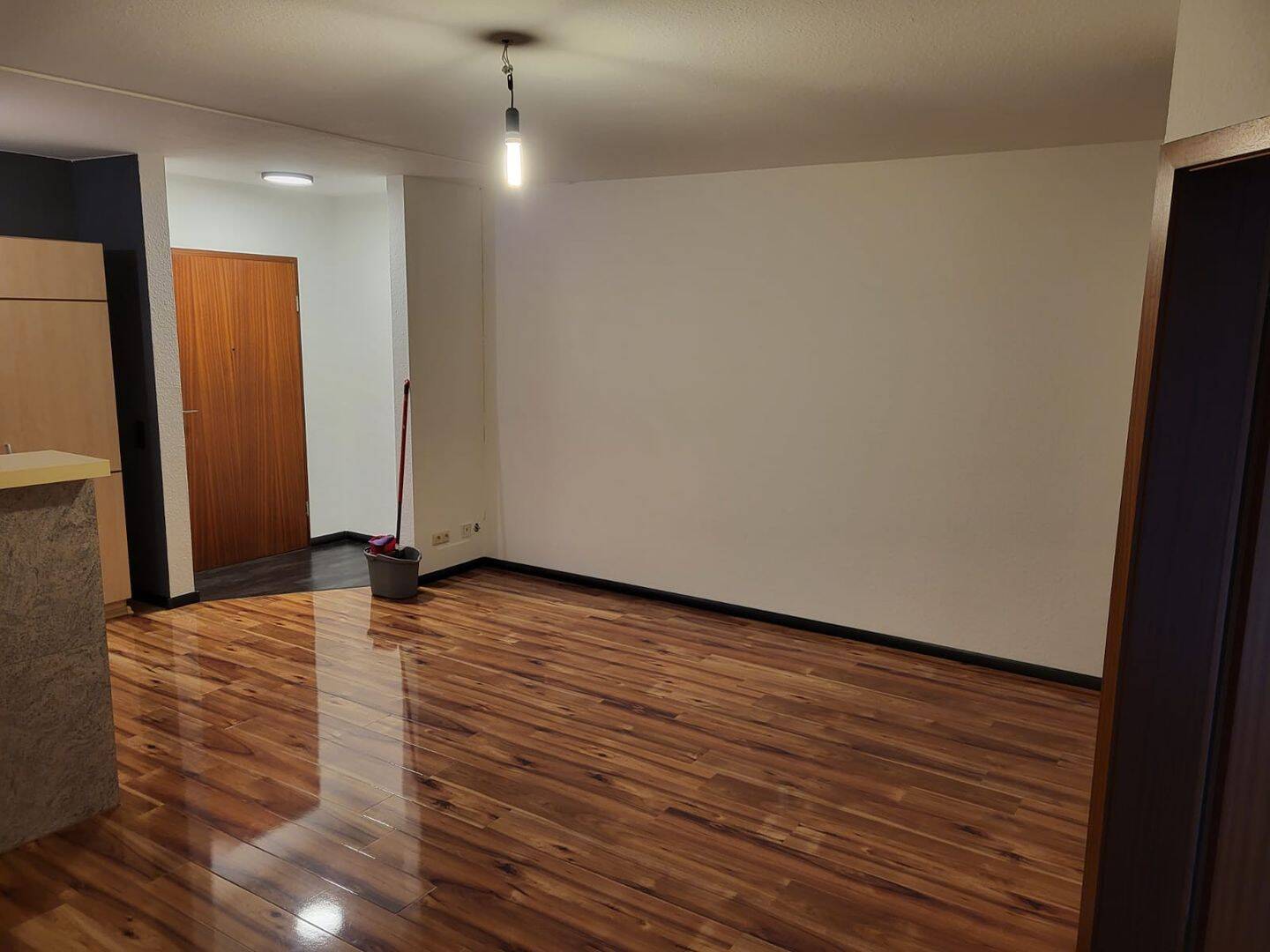 Helle schwellenarme 2-Zimmer-Wohnung mit Stellplatz in zentraler Lage von Stockstadt am Main, 63811 Stockstadt a. Main