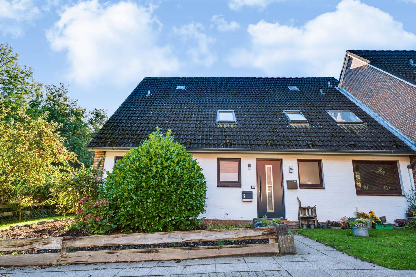 Gepflegte Doppelhaushälfte mit modernisiertem Innenbereich und Garten in Bredstedt, 25821 Bredstedt