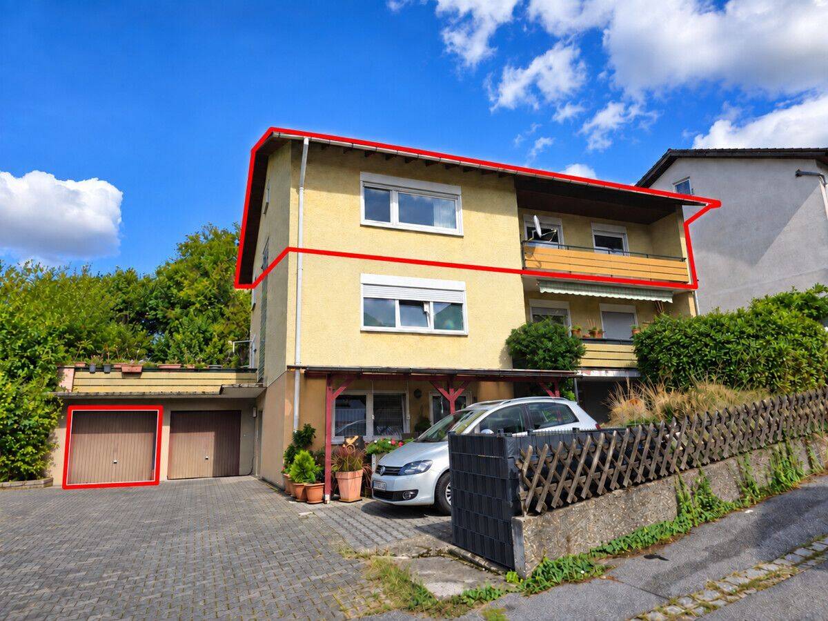 Großzügige 4,5-Zimmer-Dachgeschosswohnung mit Balkon Garage und viel Modernisierungspotenzial, 64646 Heppenheim (Bergstraße)