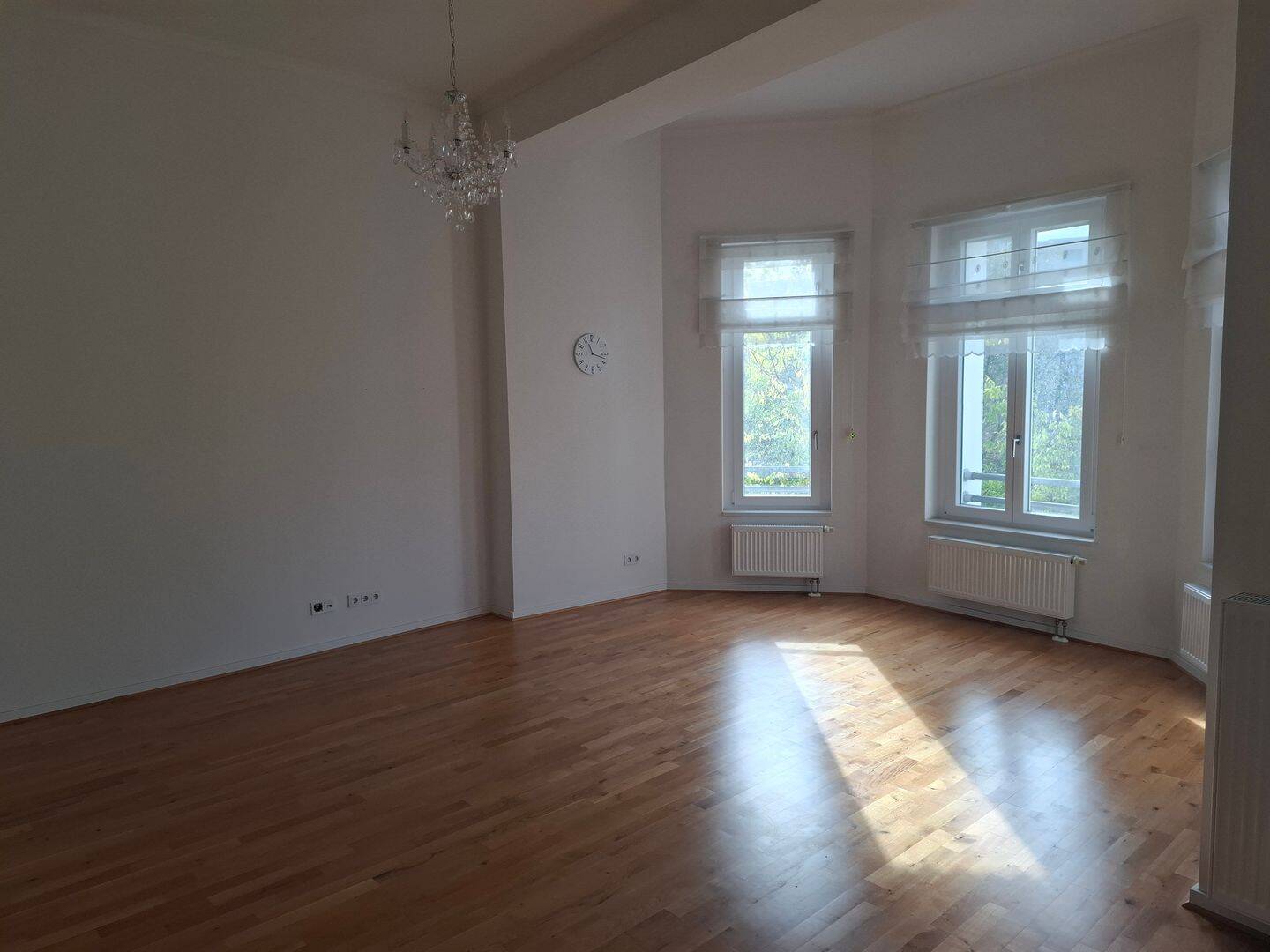 Hochwertig sanierte 4-Zimmer-Wohnung mit 2 Balkonen und 2 Badezimmern in Top-Lage Charlottenburgs, 10585 Berlin (Charlottenburg-Wilmersdorf Charlottenburg)