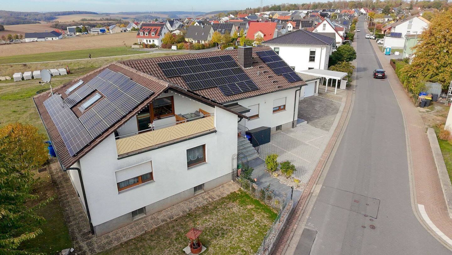Nachmieter gesucht für sehr schöne 3 Zi.-Dachwohnung mit Tageslichtbad, EBK, Balkon, 97295 Waldbrunn