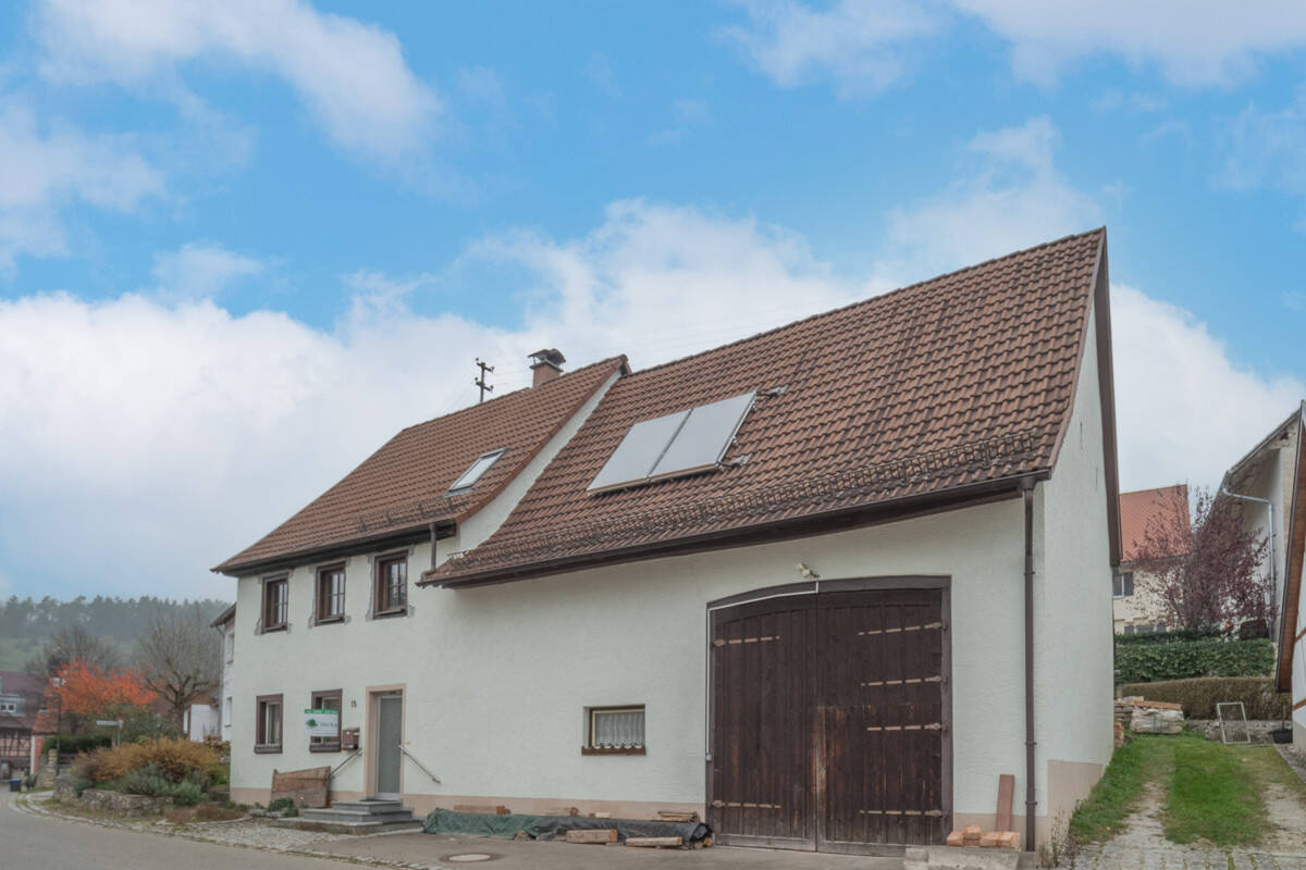 Gemütliches Bauernhaus mit einer Scheune, 72534 Hayingen