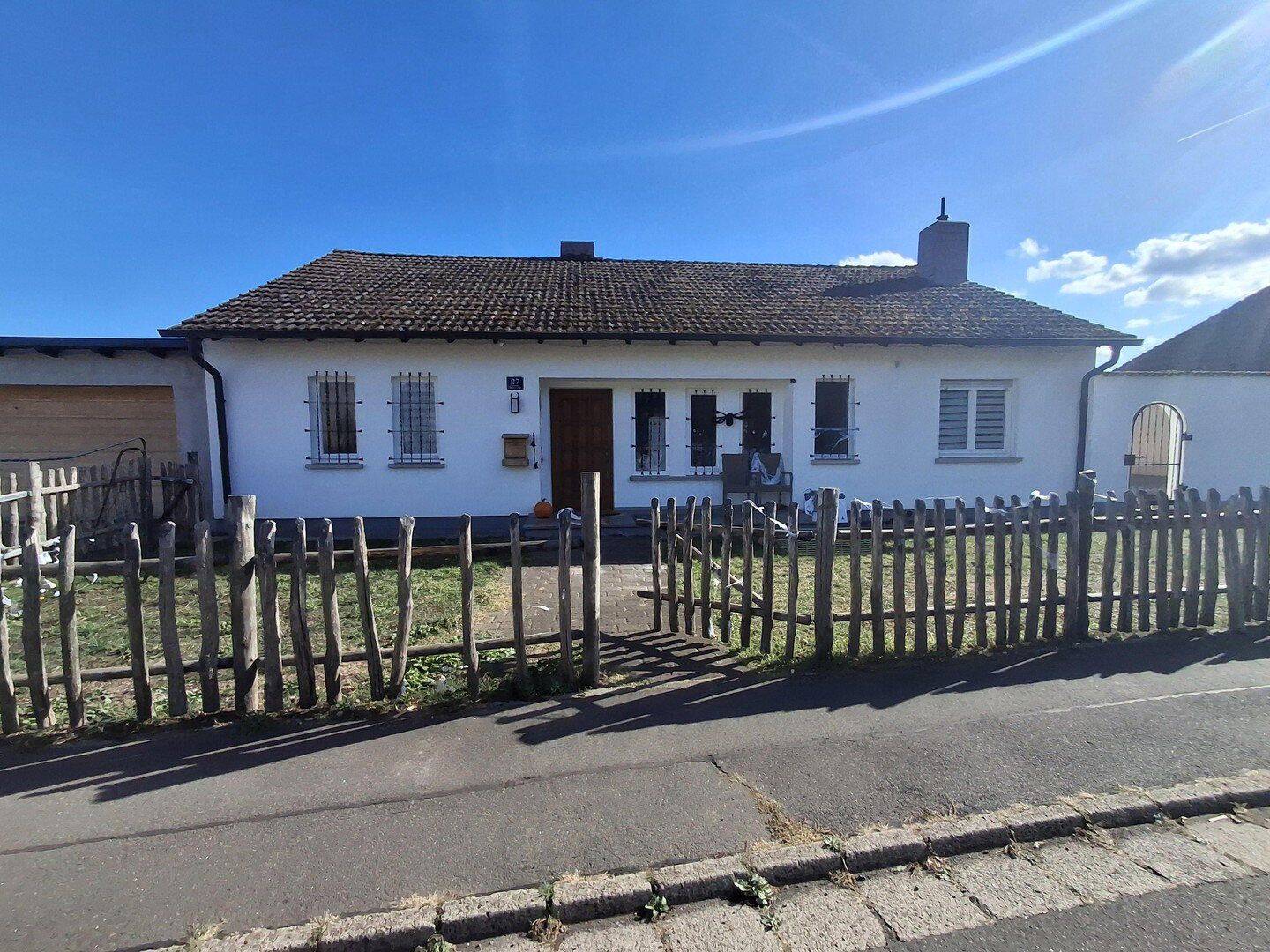 sonniges, schönes Einfamilienhaus mit ELW und Doppelgarage gute Lage, 55743 Idar-Oberstein