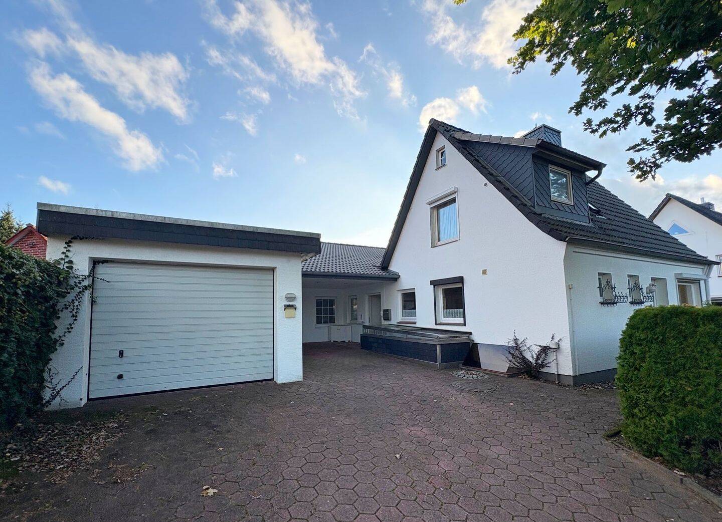 Einfamilienhaus mit Anbau und Garage in Schneverdingen, 29640 Schneverdingen