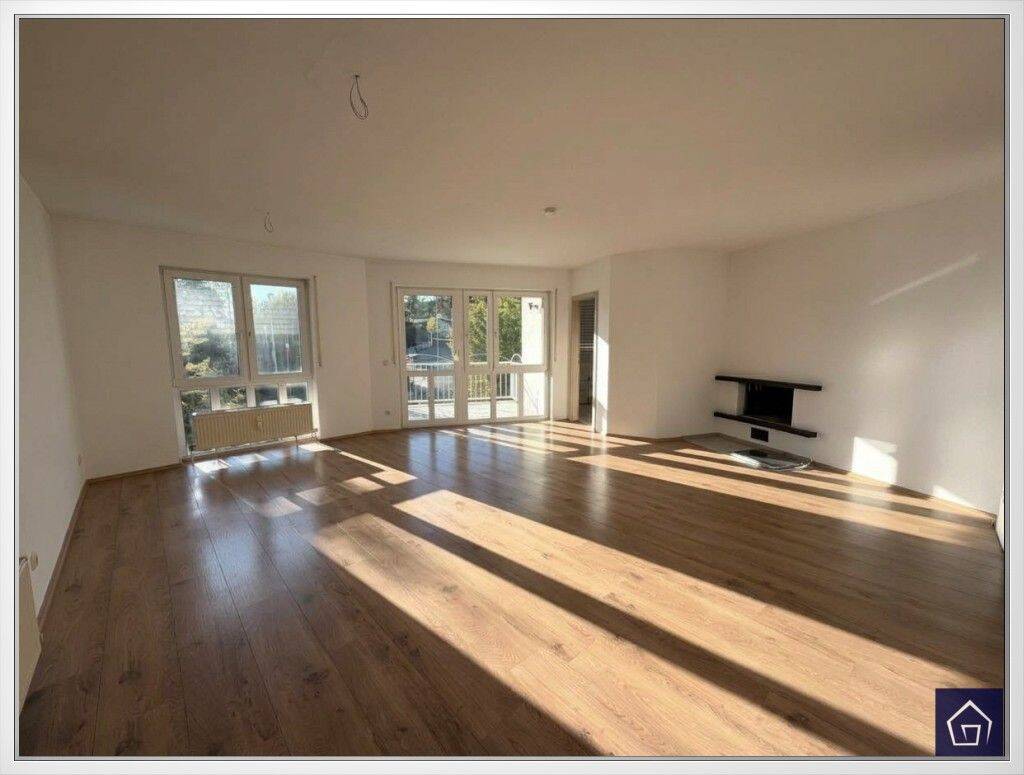 Großzügig geschnittene 3-Zimmer-Wohnung mit Loggia in begehrter Lage von Bad Soden-Neuenhain, 65812 Bad Soden am Taunus