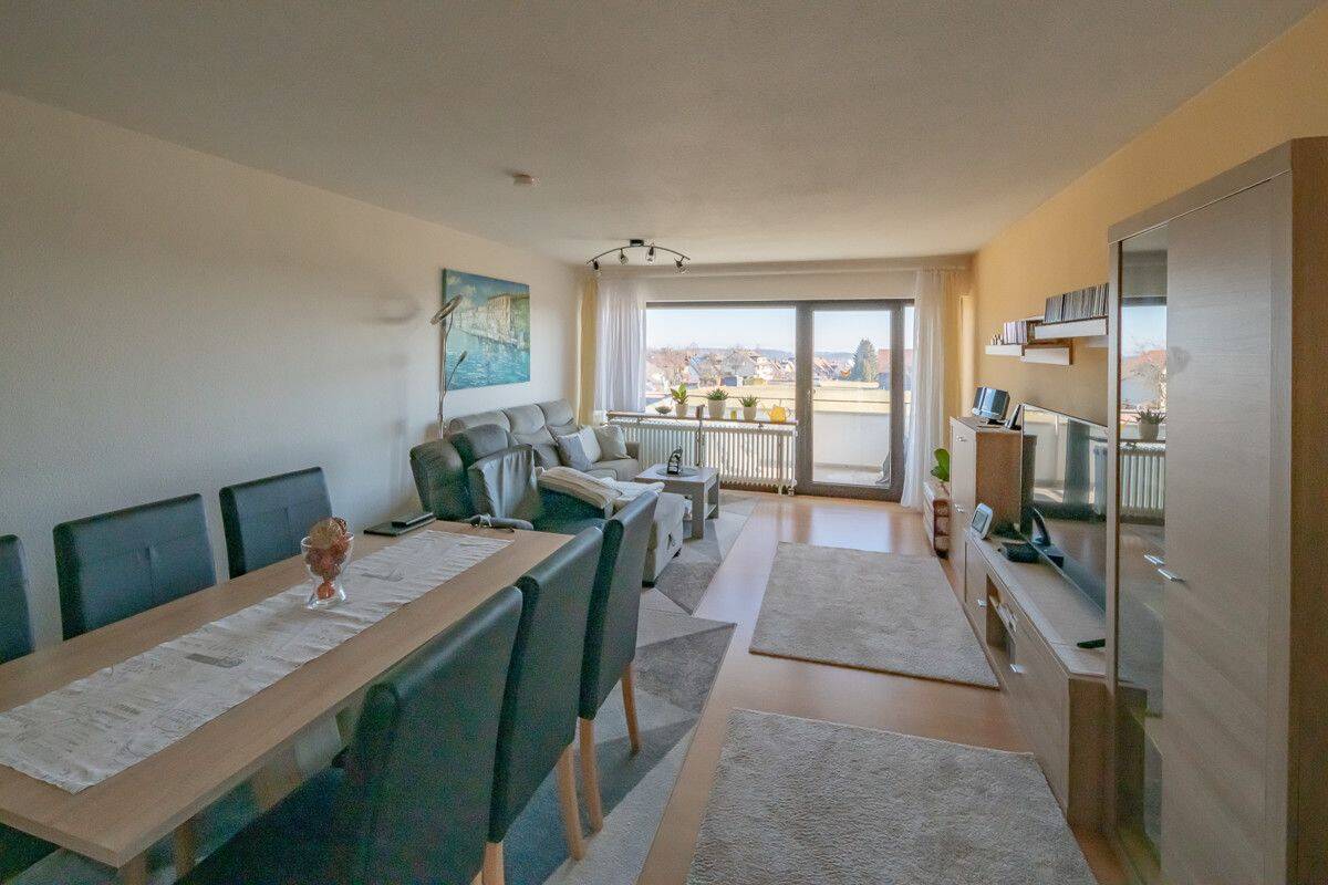 Neu Renoviert: Moderne, sonnige 4 Zimmer Mietwohnung im Erdgeschoss, 78087 Mönchweiler
