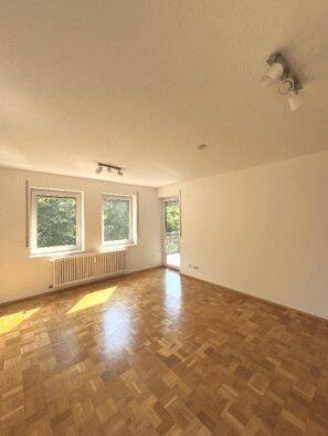 Ruhiger Balkon mit Waldblick: 2-Zimmer-Wohnung im 2. Stock in Pforzheim, 75179 Pforzheim