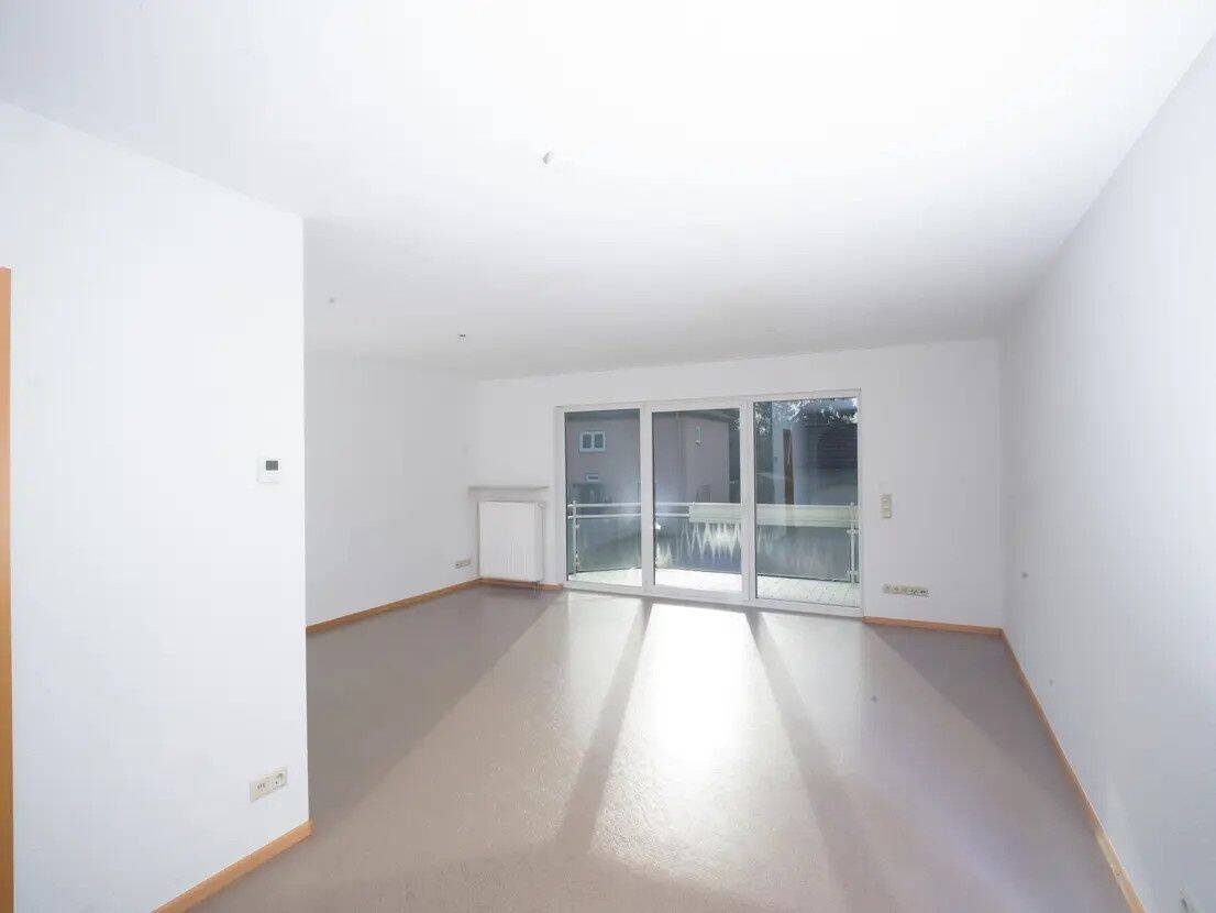 Modern wohnen in Saarbrücken: Sonniger Südbalkon, Tageslichtbad und eigene Garage, 66115 Saarbrücken