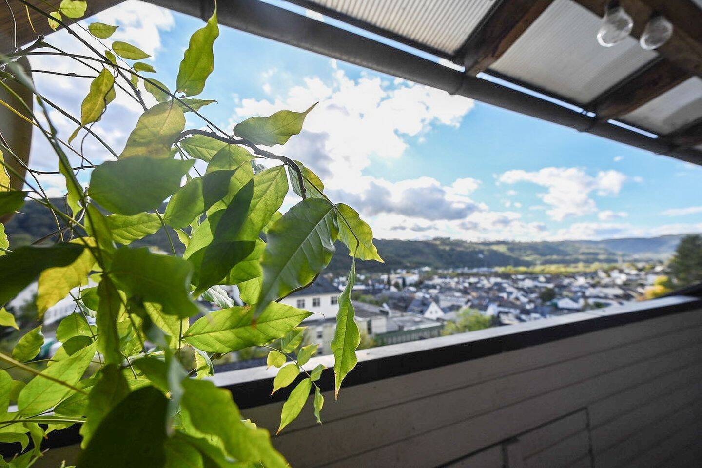 Wohnen mit Weitblick: 3-Zimmer-Eigentumswohnung mit großem Balkon und Carport-Stellplatz!, 56130 Bad Ems
