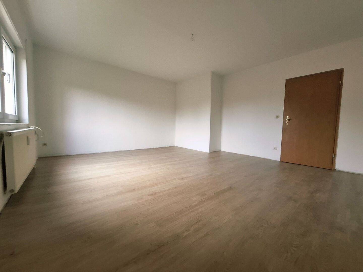 Vollständig renovierte 3-Raum-Wohnung im Erdgeschoss mit neuer Einbauküche, 6463 Falkenstein/Harz