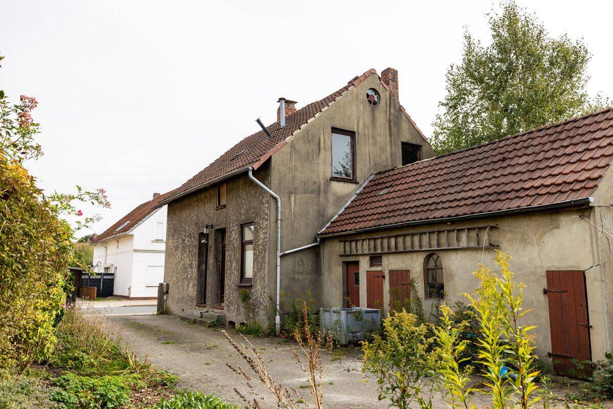 *** ABRISSOBJEKT auf 1.344 m2 GRUNDSTÜCK – BAUFREUNDLICHE LAGE – LUFTIGES OBERGESCHOSS ***, 27749 Delmenhorst (Düsternort Mitte Schafkoven/Donneresch Stickgras/Annenriede)