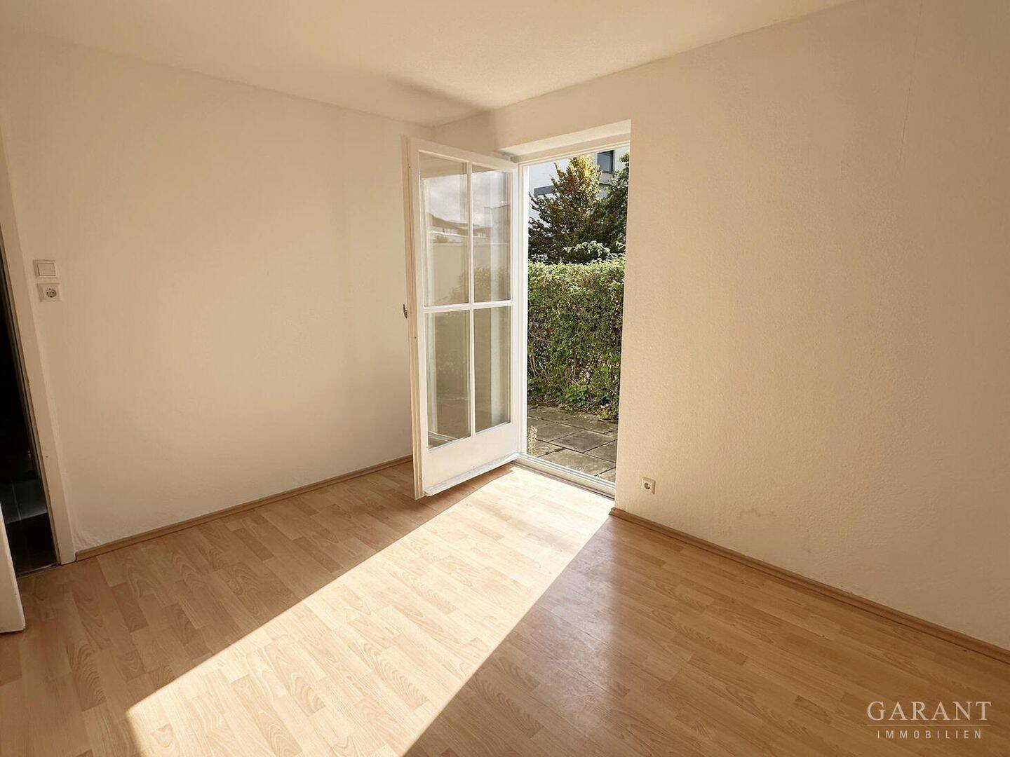 Hübsche 3 Zimmer-Wohnung mit Terrasse und Garten in toller Lage!, 70563 Stuttgart (Vaihingen)