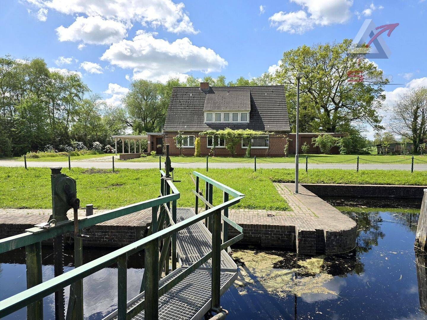 Großzügiges Grundstück-schöne Lage am Kanal!, 26670 Uplengen