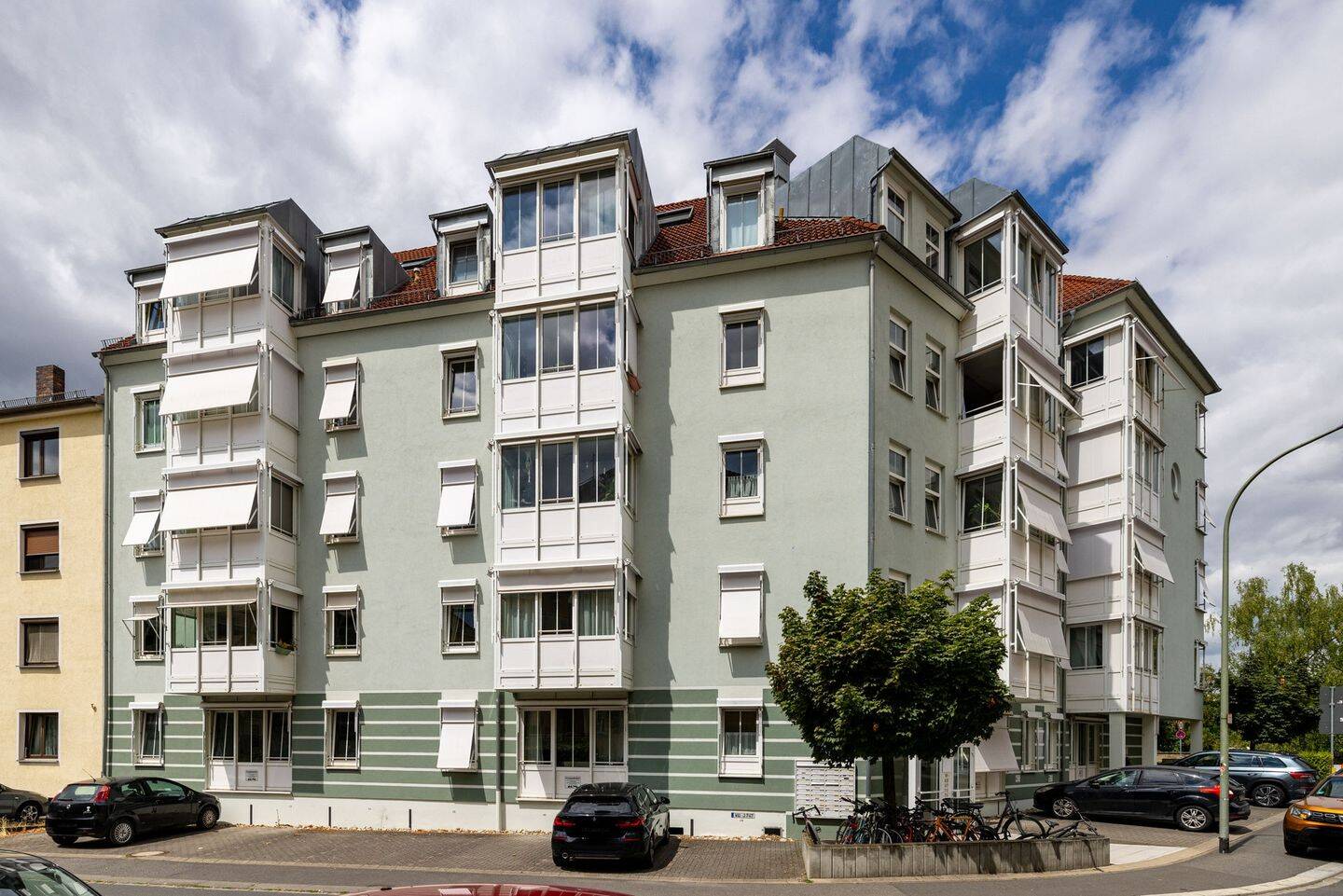 Urbanes Wohnen am Ringpark – 2-Zimmerwhg. mit Aufzug & Tiefgaragenstellplatz, 97072 Würzburg (Altstadt Sanderau)