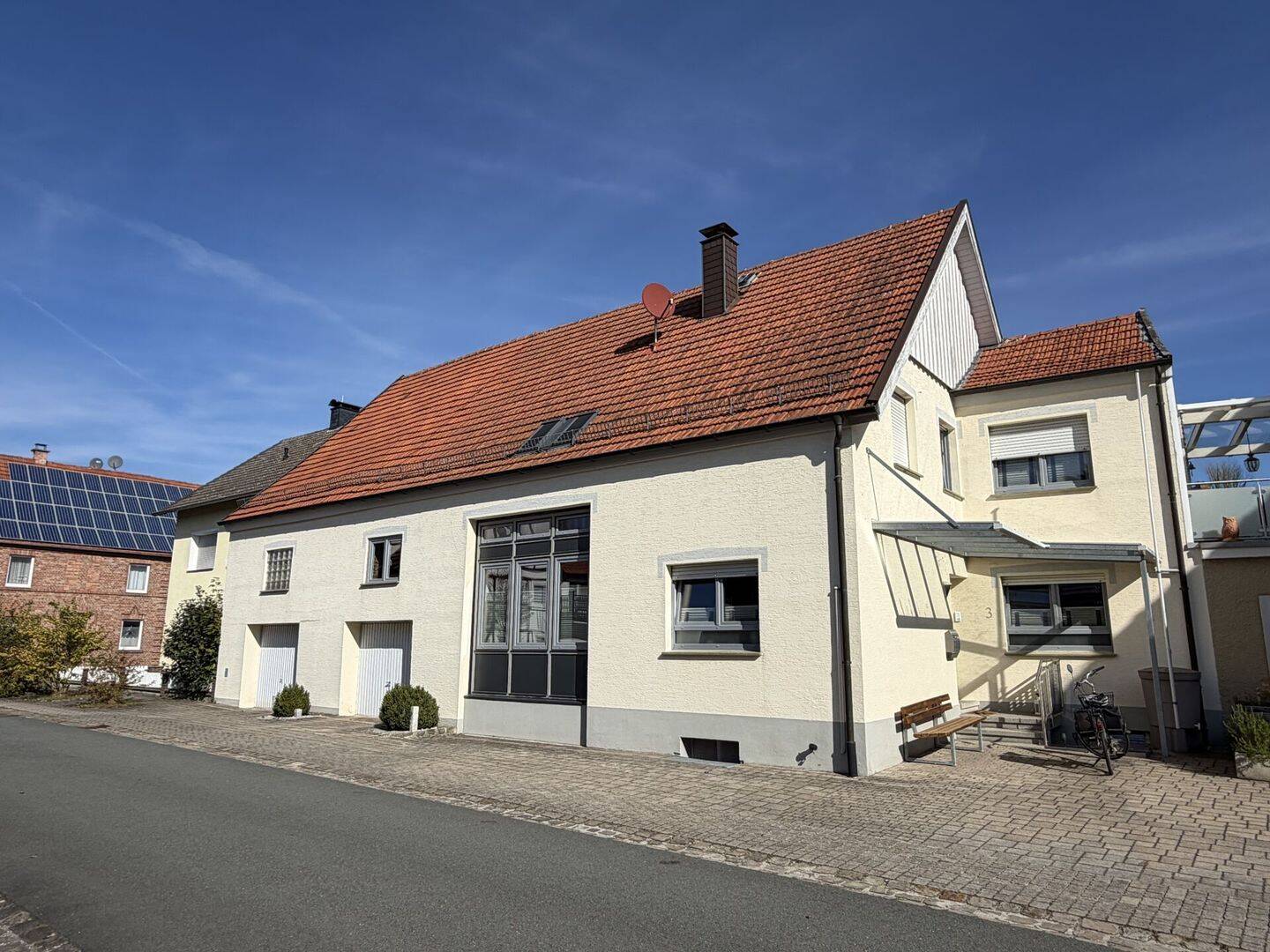 Gepflegtes Haus mit Entwicklungspotenzial und großem Nutzungsspielraum in Willebadessen, 34439 Willebadessen
