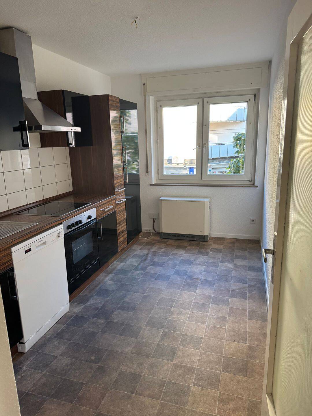 Attraktive 2-Zimmer-Wohnung mit Balkon und Küche in Nürnberg-Glockenhof, 90478 Nürnberg (Dutzendteich Gleißhammer Glockenhof Sankt Peter Zerzabelshof)