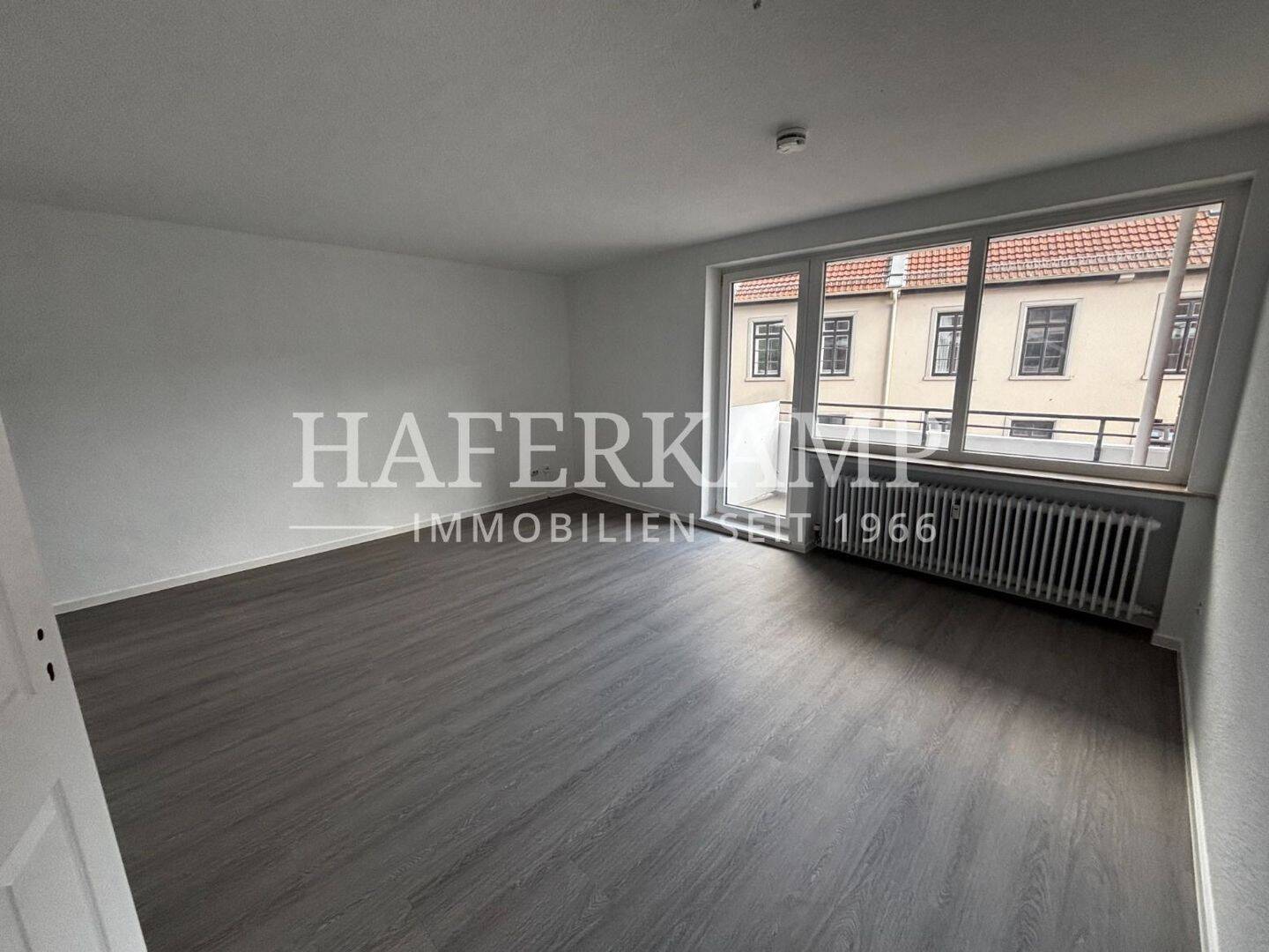 zentral gelegene geräumige 2-Zimmer Wohnung mit Balkon, 28195 Bremen (Altstadt Bahnhofsvorstadt)