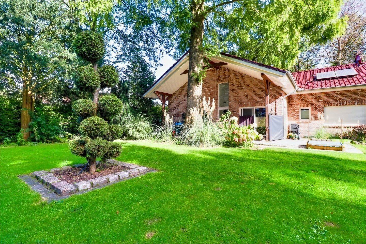 Wunderschöne Doppelhaushälfte als Bungalow mit Galerie!, 49661 Cloppenburg