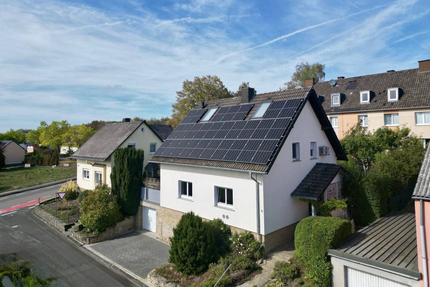 Charmantes Einfamilienhaus mit Außenpool in Top-Lage von Bitburg, 54634 Bitburg