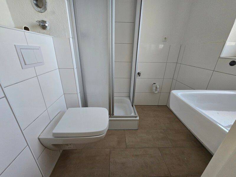 Individuelle Dachgeschloss-Single-Wohnung in Lierenfeld zum 15.11, 40231 Düsseldorf (Eller Lierenfeld)