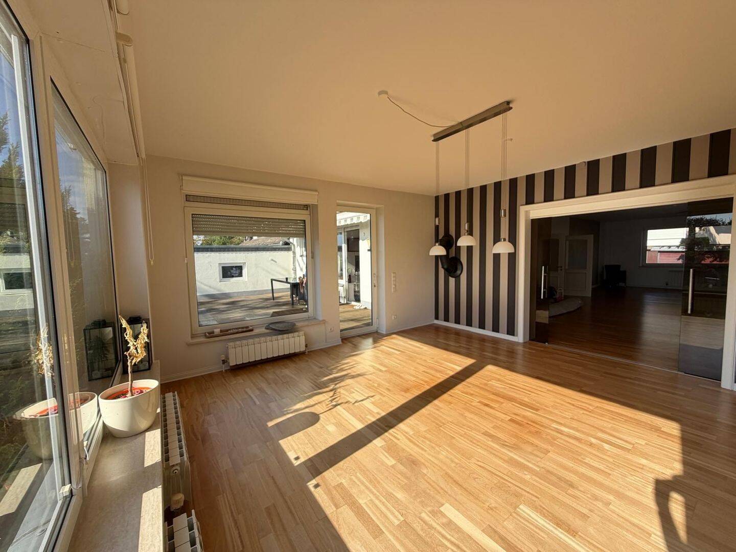 Exklusives und großzügiges Traumhaus mit wunderschönem Garten, 38723 Seesen