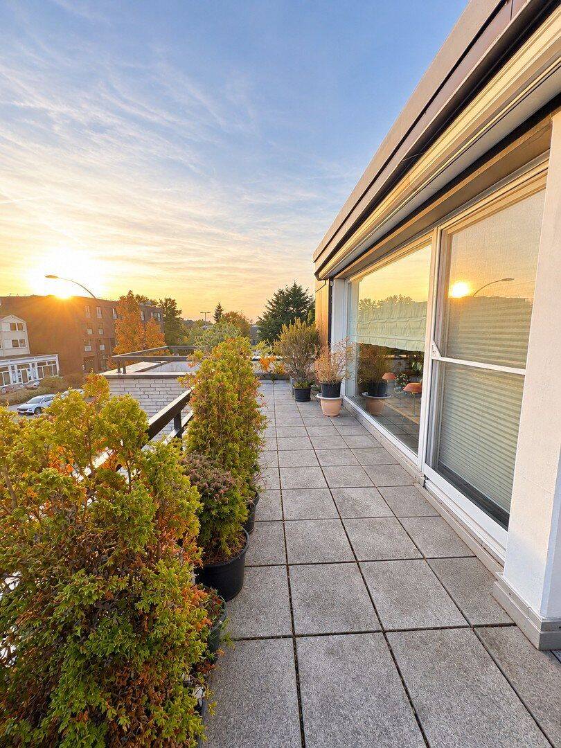 Lichtdurchflutete Endetage mit großzügiger Dachterrasse, 22391 Hamburg (Wandsbek)