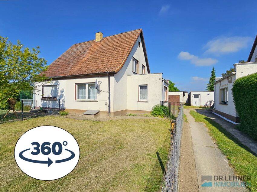 — PREISSENKUNG —  Charmante Doppelhaushälfte mit Potential, 17389 Anklam