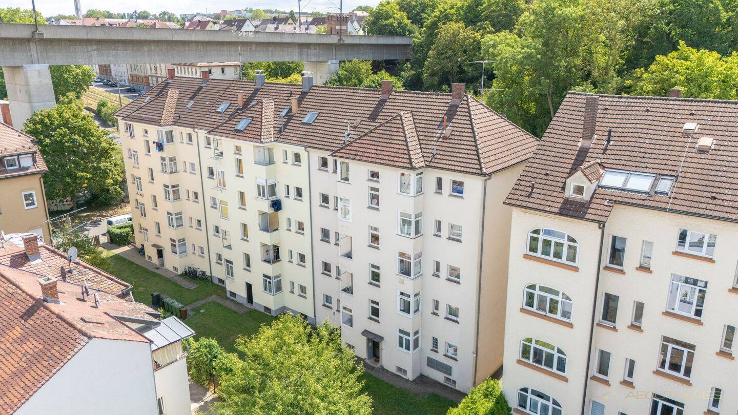 Direkt am Kurpark: 2-Zimmer-Wohnung mit barrierearmem Bad, 70372 Stuttgart (Bad Cannstatt)