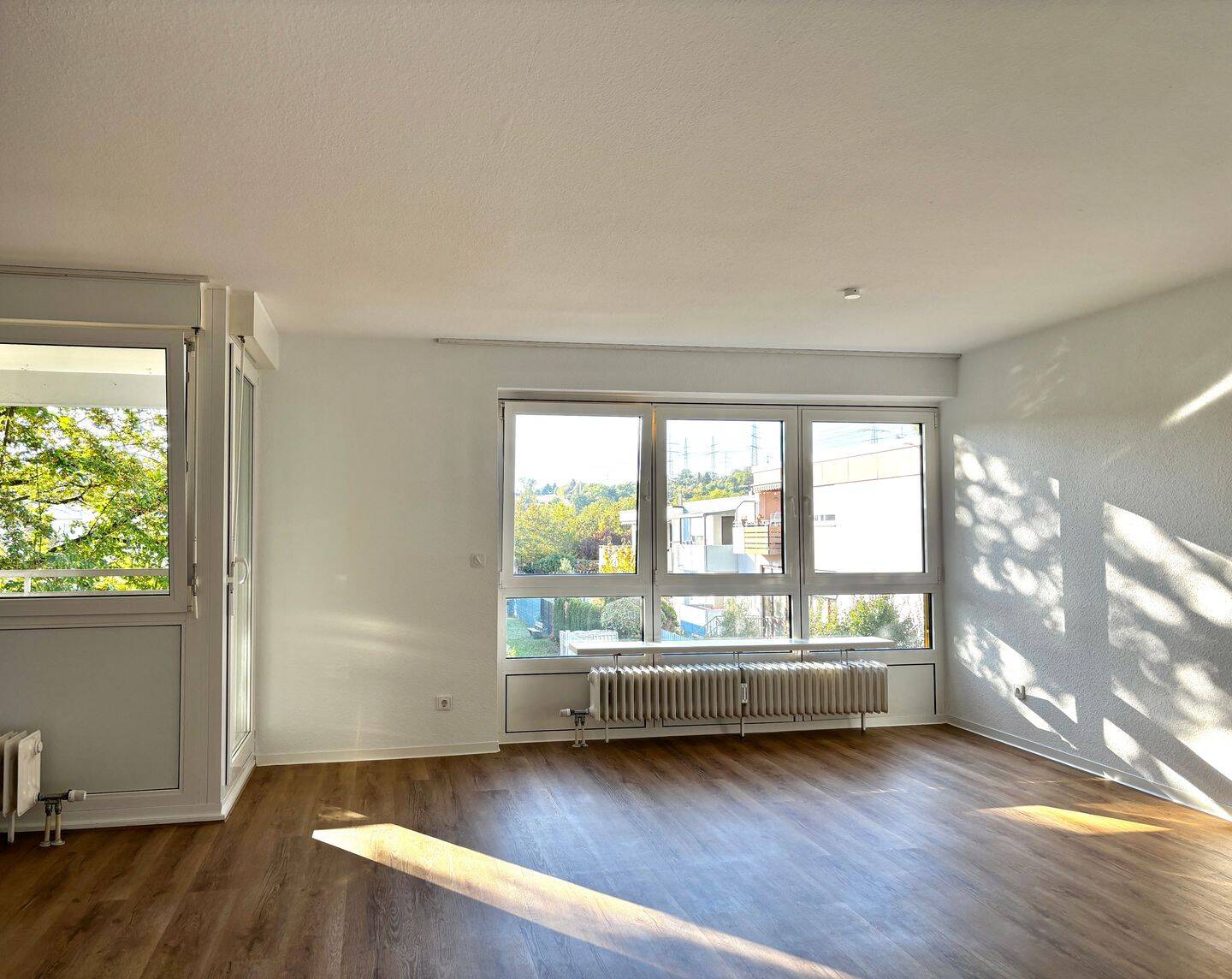 Frisch renovierte 2,5-Zimmer-Wohnung mit Balkon, Einbauküche und TG-Stellplatz, 71642 Ludwigsburg