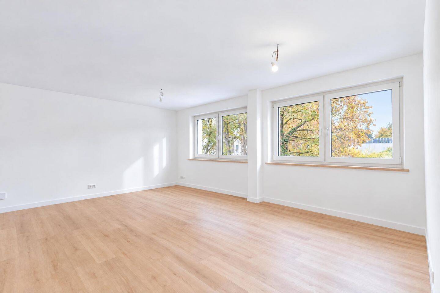 Frisch renovierte 3-Zimmer-Wohnung mit modernem Bad in Augsburg-Hochzoll, 86163 Augsburg (Hochzoll)
