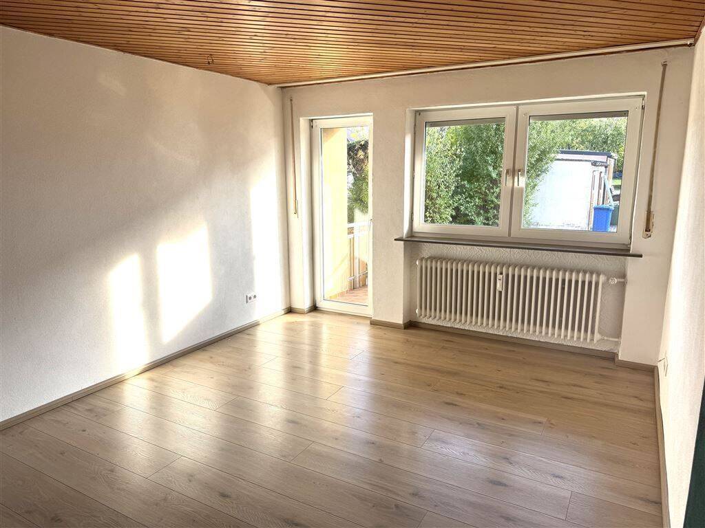 Gut geschnittene zwei Zimmer Whg mit Balkon in Uffenheim, 97215 Uffenheim