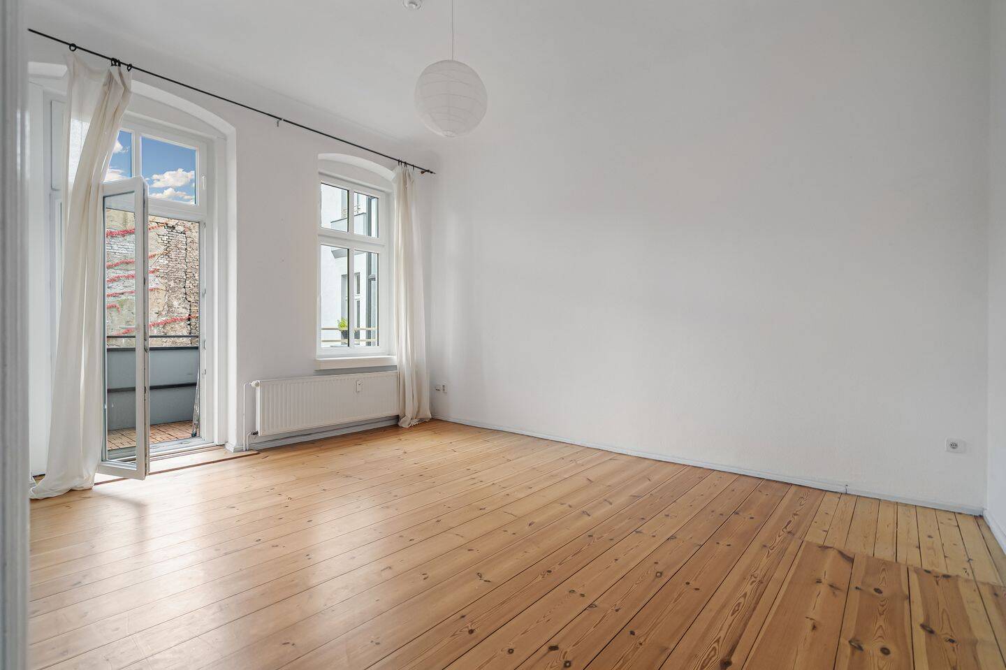 Charmantes Single-Apartment mit Dielen, Balkon und Innenhofidylle, 13088 Berlin (Pankow)