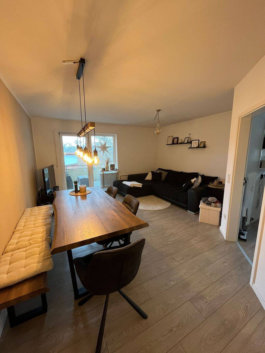 Ruhige 3 Zimmer Wohnung mit Balkon, inkl. Einbauküche und Stellplatz, 91413 Neustadt a.d. Aisch