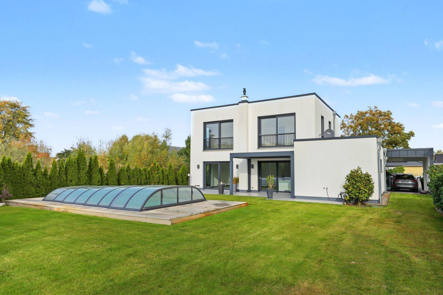 Exklusives Einfamilienhaus mit Pool und großem Grundstück in Ahrensfelde – sofort verfügbar, 16356 Ahrensfelde