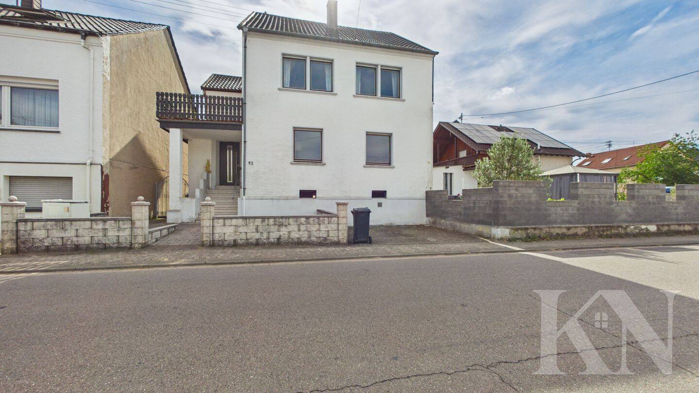 Ein Haus, viele Möglichkeiten! Großzügiges Einfamilienhaus in Hülzweiler, 66773 Schwalbach