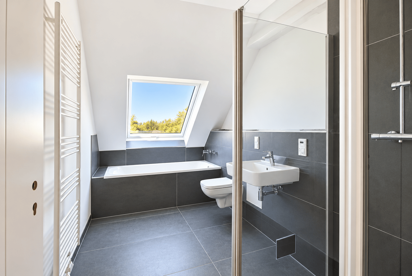 5 Zimmer Wohnung I Knopffabrik Chemnitz I 2 Bäder I Loggia I inkl. Stellplatz I tolle Ausstattung, 9114 Chemnitz (Borna-Heinersdorf Ebersdorf Furth Glösa-Draisdorf Schloßchemnitz)