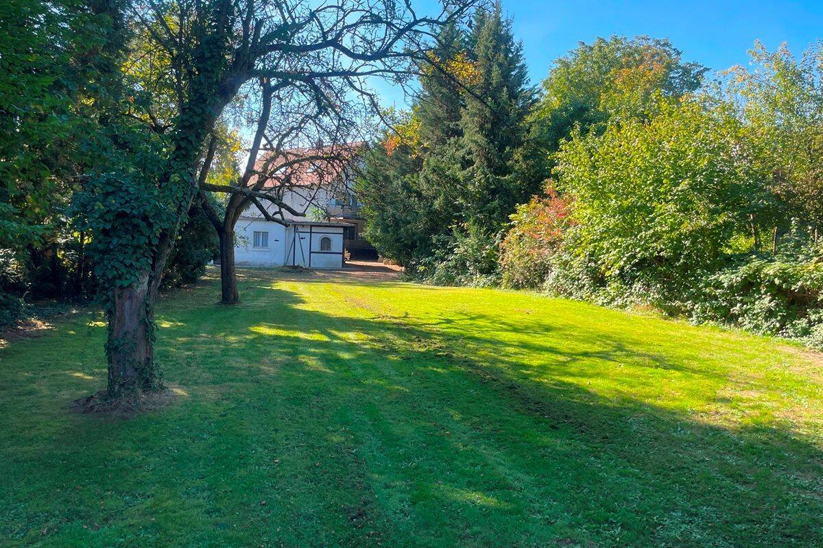 Entwicklungsgrundstück mit 1.527 m² und vielseitigen Bebauungsmöglichkeiten in Frankfurt-Bonames, 60437 Frankfurt am Main