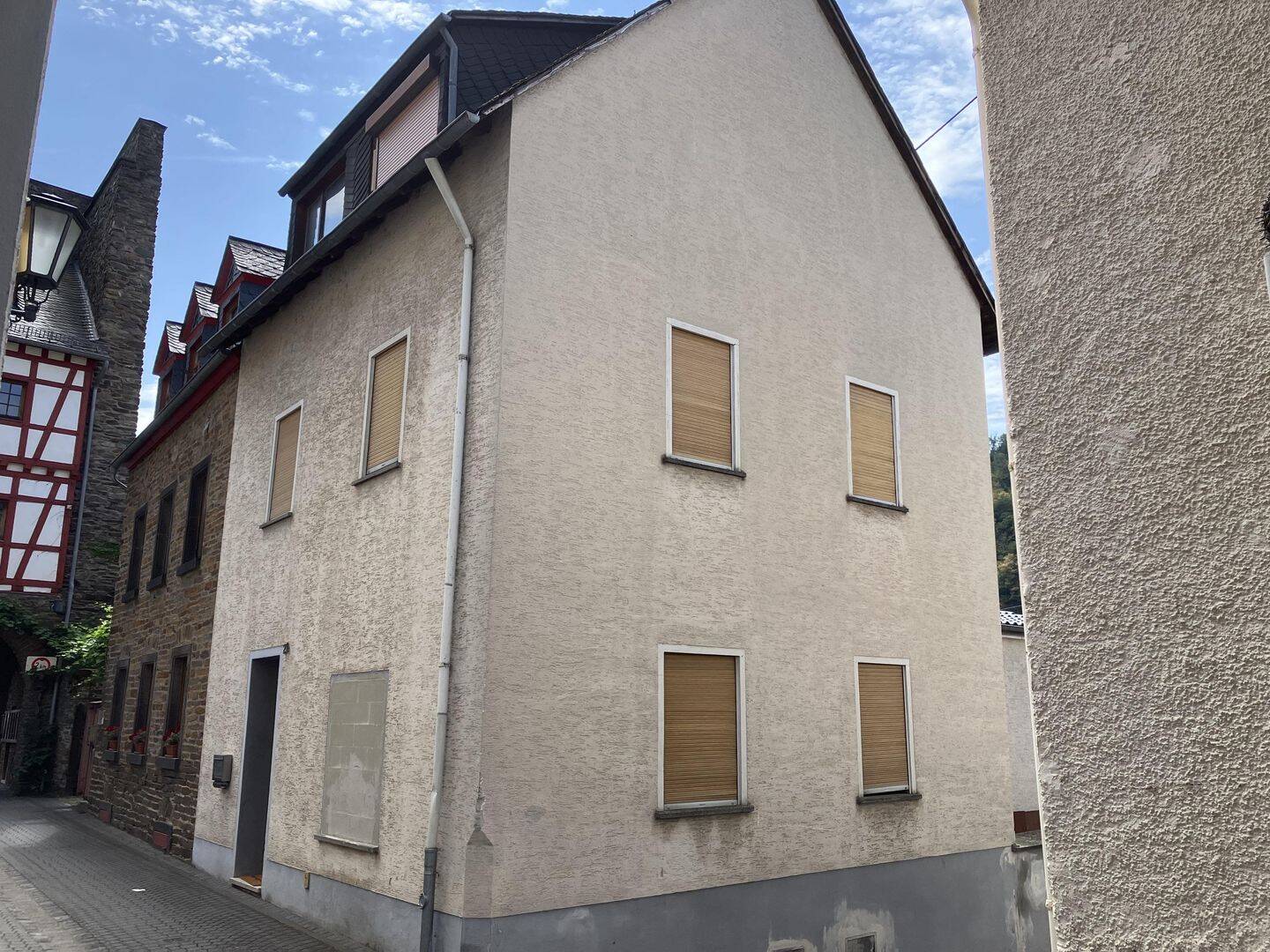 Einfamilienhaus für kreative Gestalter im malerischen Weinort 56332 Alken an der Mosel, 56332 Alken