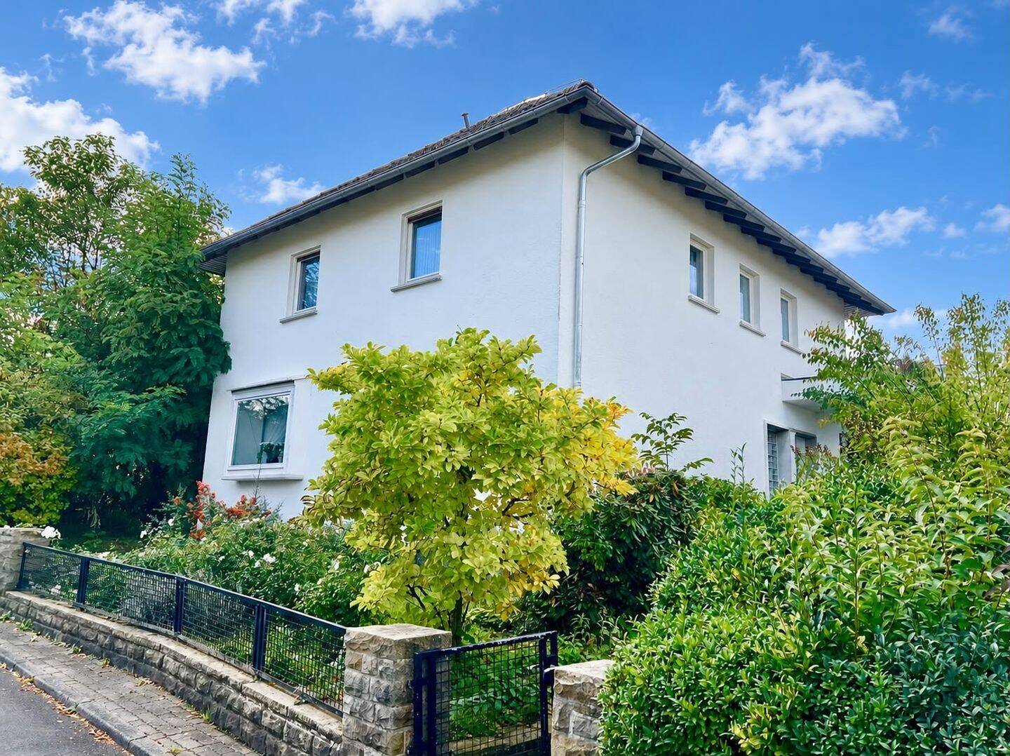 Großzügiges Wohnhaus mit Garten in bester Wohnlage, 37269 Eschwege