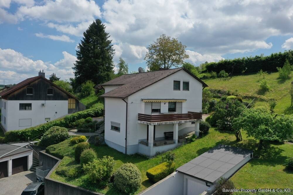 Einfamilienhaus mit großem Grundstück in Furth bei Bogen, 94327 Bogen