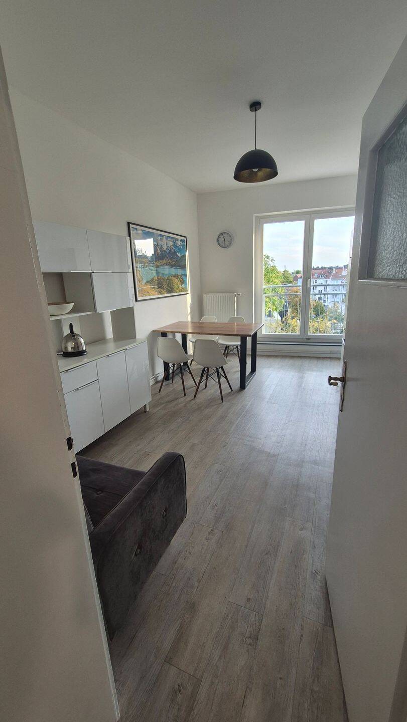 Möblierte und helle Wohnung, 4 min zum Hbf, 40227 Düsseldorf (Eller Oberbilk)
