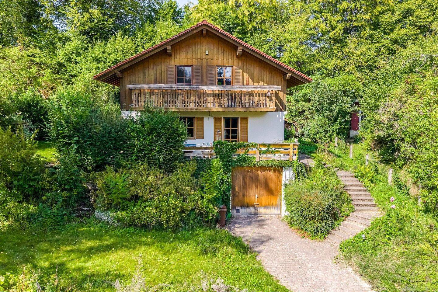 Ihr neues Zuhause: Einfamilienhaus mit Potenzial auf traumhaftem Grundstück in Deisenhofen, 82041 Oberhaching