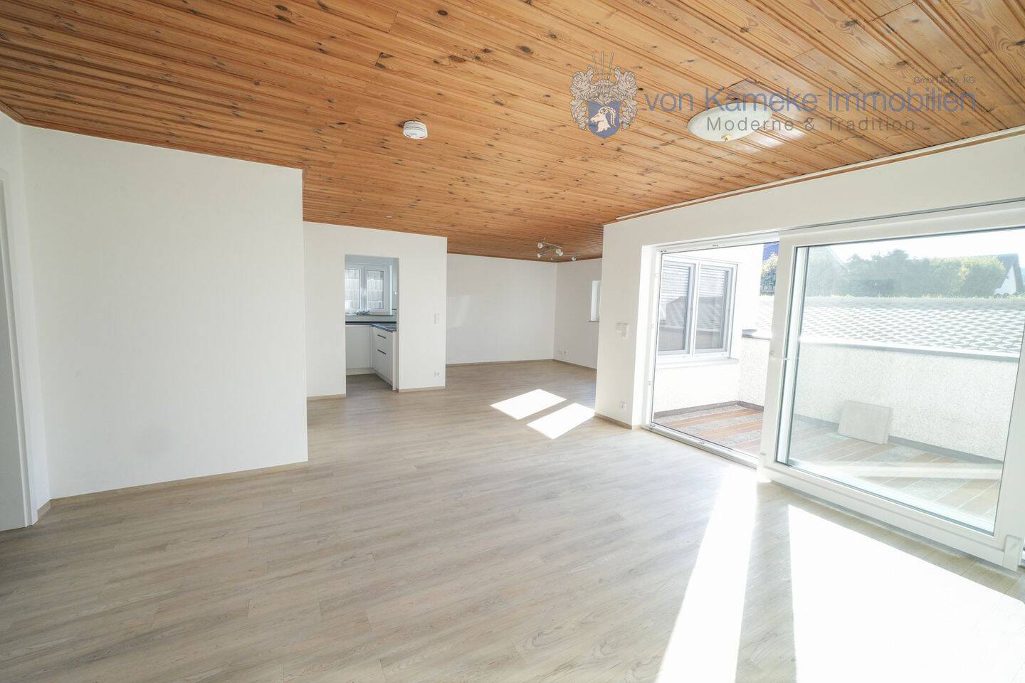 Kopie von Moderne 2-Zi.-Souterrain-Wohnung mit Terrasse,
Duschbad, EBK, PKW-Stellplatz, 91085 Weisendorf