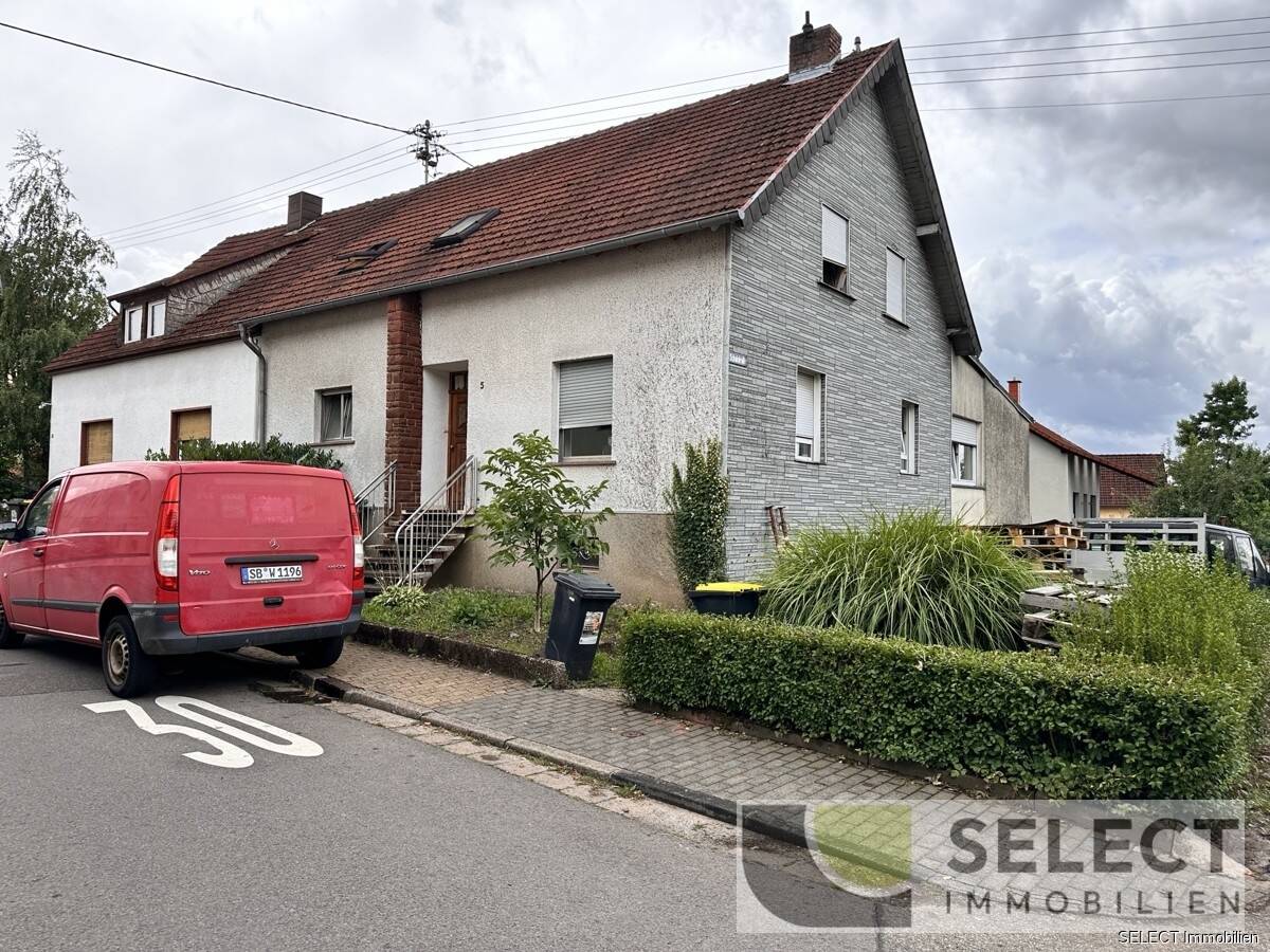 Aus Bankverwertung! Einfamilienhaus mit Garten und 2 Garagen in ruhiger Lage, 66709 Weiskirchen