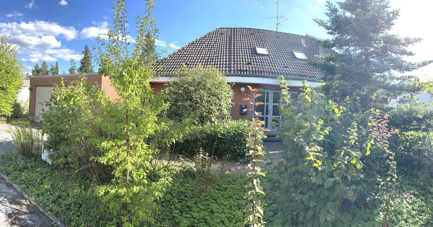 Freistehendes Einfamilienhaus und herrlichem 1.300 m² Grundstück – attraktives Erbbaurecht!, 90522 Oberasbach