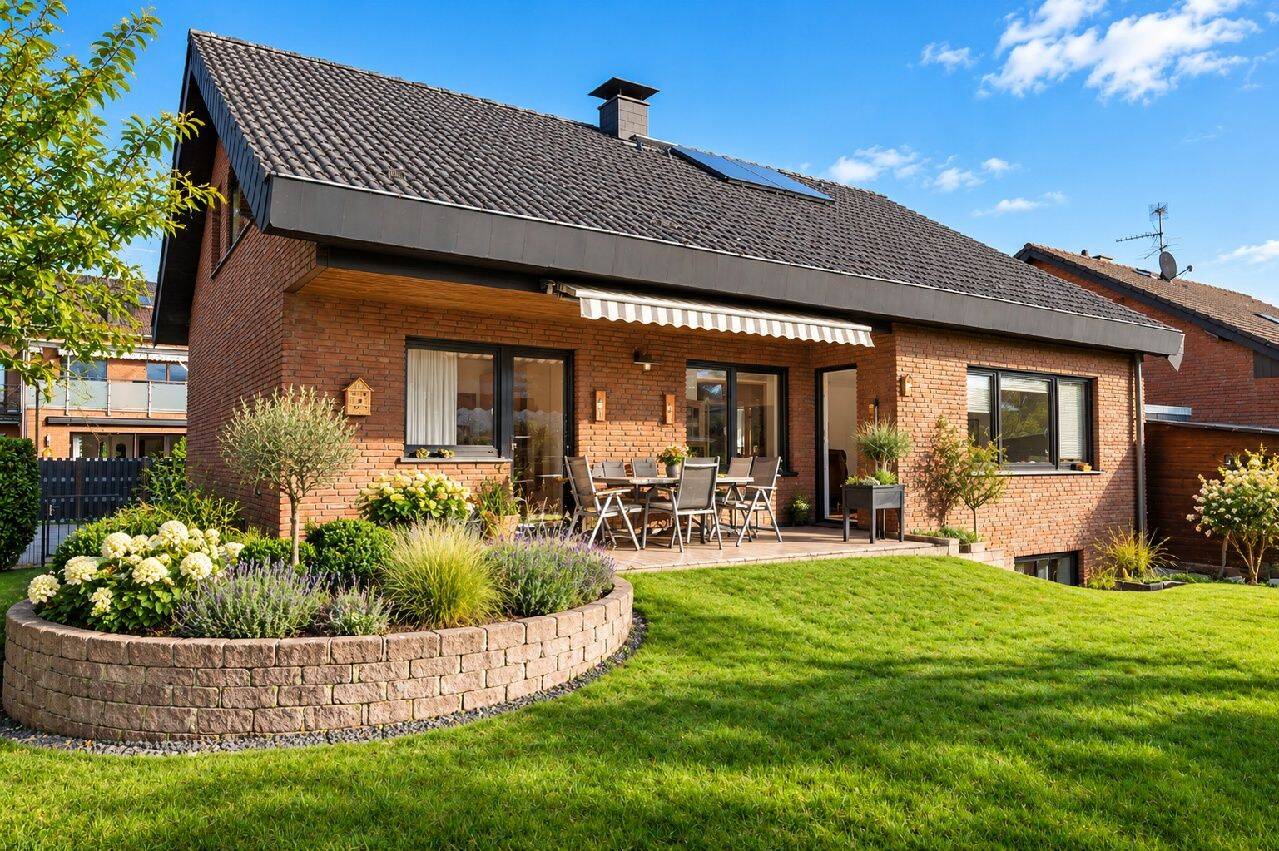 Großes Einfamilienhaus mit Garage in der Stadtheide, 33102 Paderborn