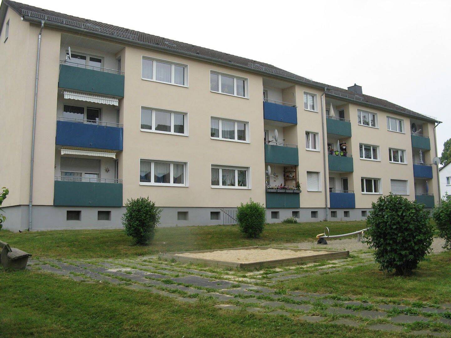 Kurzfristig frei: 3-Zimmer-Wohnung im 2. Obergeschoss mit Balkon und Keller, 34260 Kaufungen