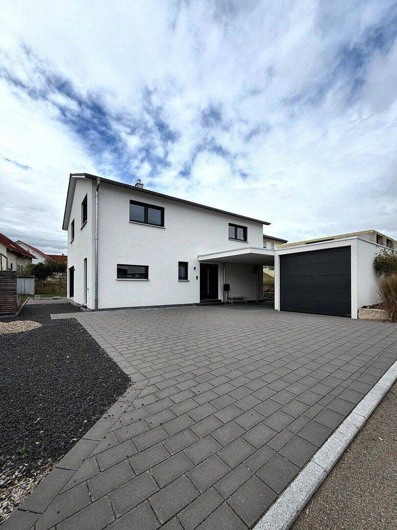 Neuwertiges KfW-55-Einfamilienhaus, Bj. 2022, 2,70 m Raumhöhe – provisionsfrei vom Eigentümer, 72160 Horb am Neckar
